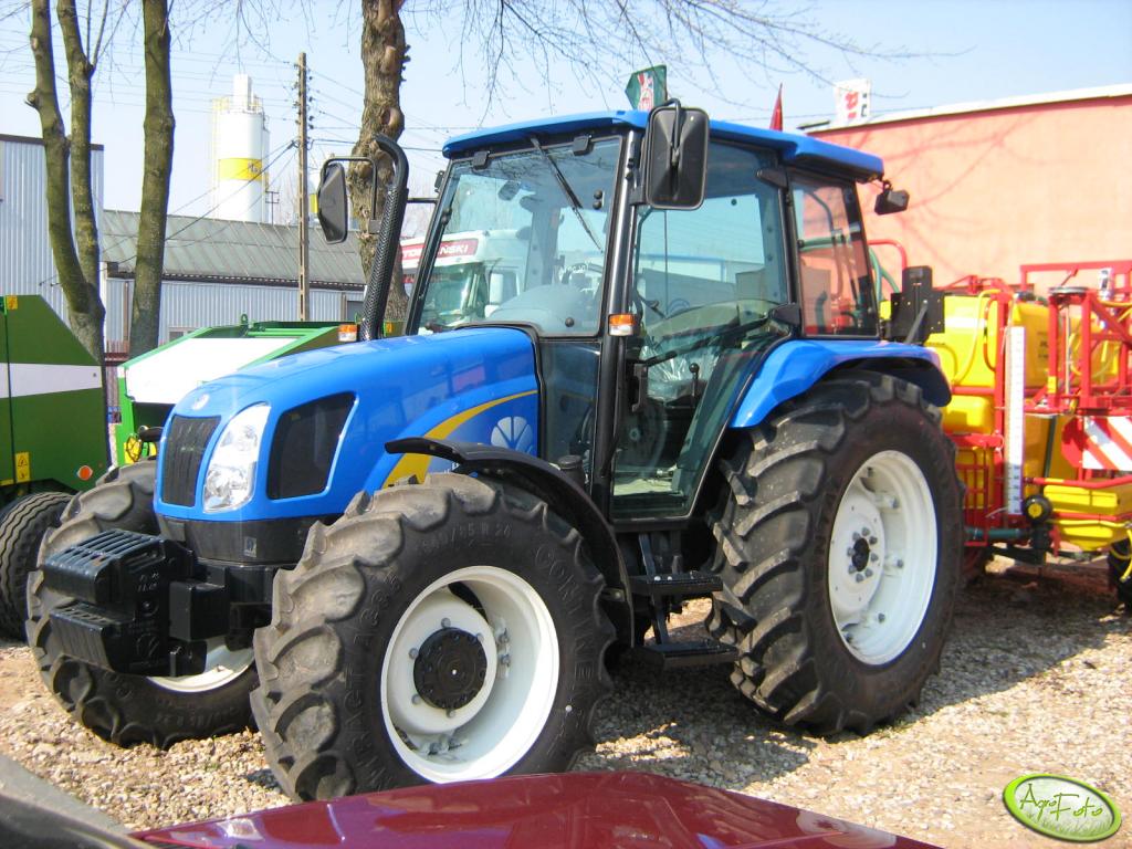 Foto Ciagnik New Holland Tl A Galeria Rolnicza Agrofoto