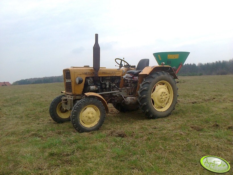 Zdjęcie ciagnik Ursus C 330 454370 Galeria rolnicza agrofoto