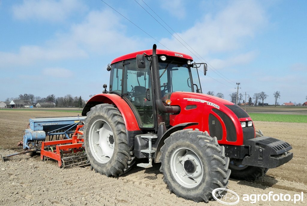 Foto Traktor Zetor Forterra Galeria Rolnicza Agrofoto