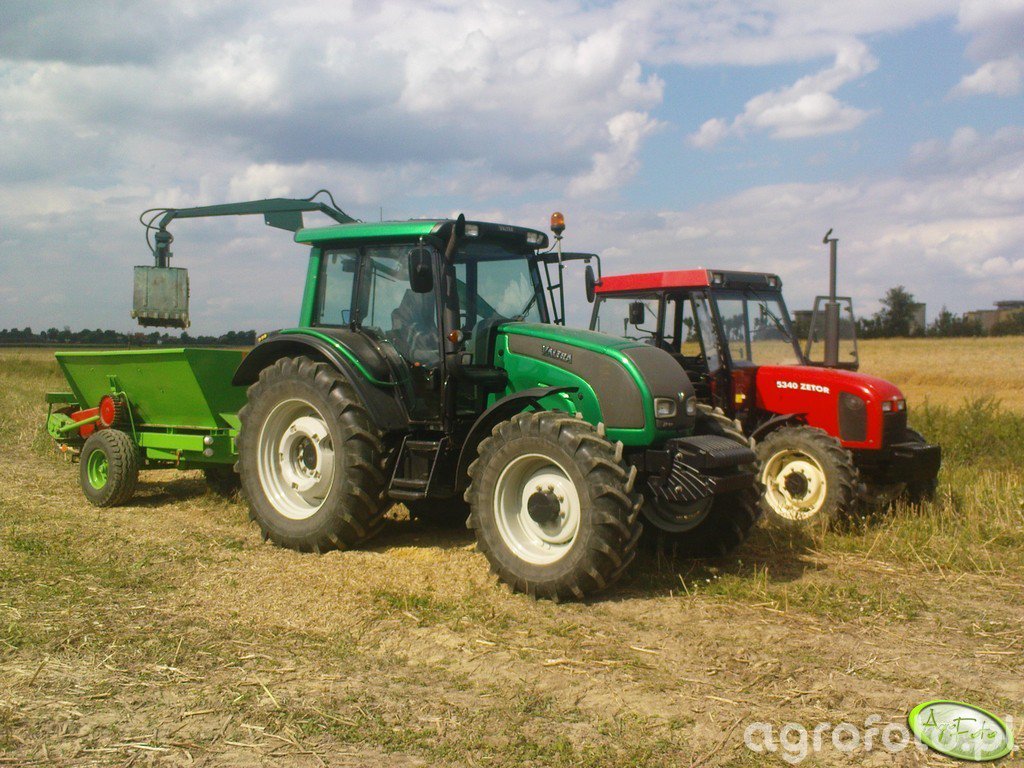 Zdj Cie Ciagnik Valtra N Id Galeria Rolnicza Agrofoto