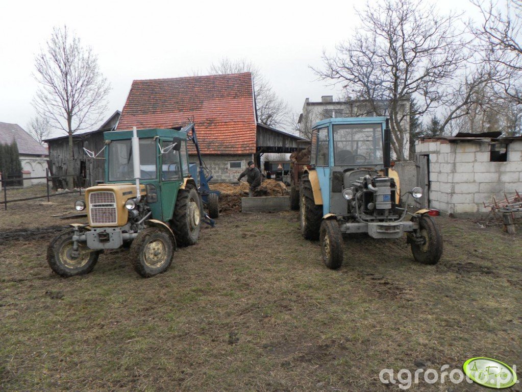 Fotografia Traktor Ursus C 360 Rozrzutnik Ursus C 330 Cyklop