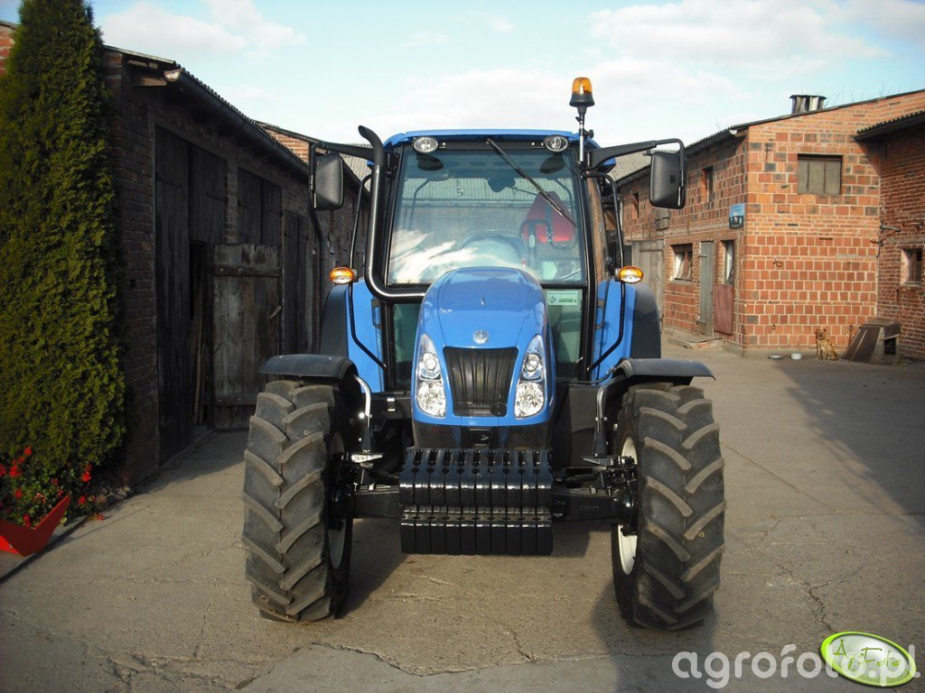 Zdjęcie ciagnik New Holland T5040 325850 Galeria rolnicza agrofoto