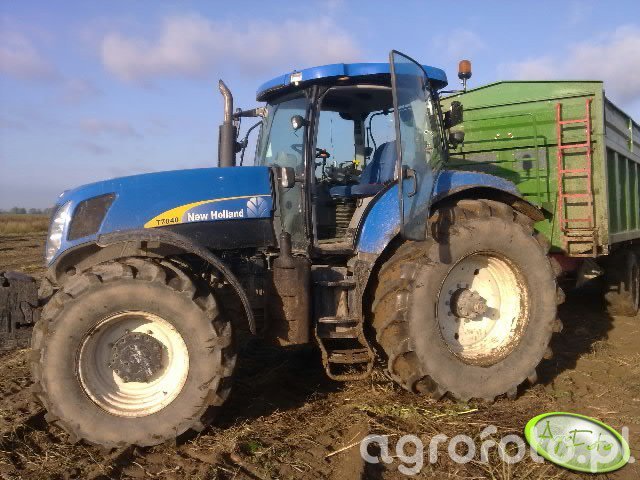 Obraz Ciagnik New Holland T7040 402143 Galeria Rolnicza Agrofoto