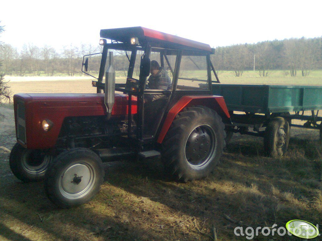 Foto Ciagnik Ursus C Przyczepa Galeria Rolnicza Agrofoto