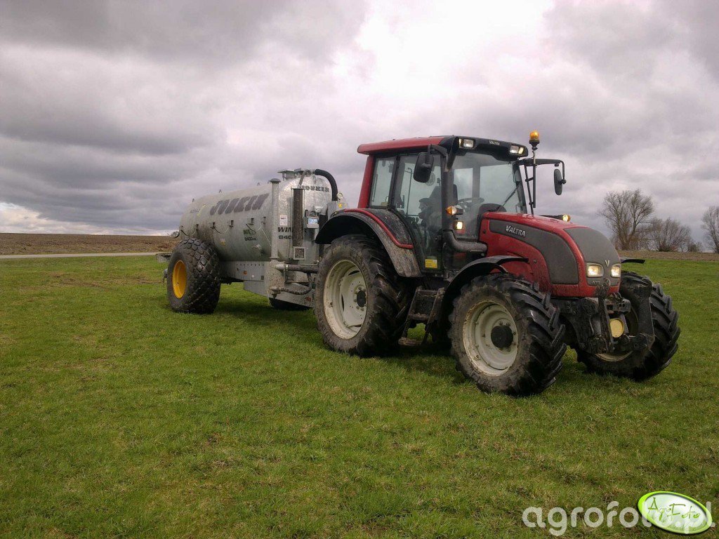 Obraz Ciagnik Valtra N E Galeria Rolnicza Agrofoto