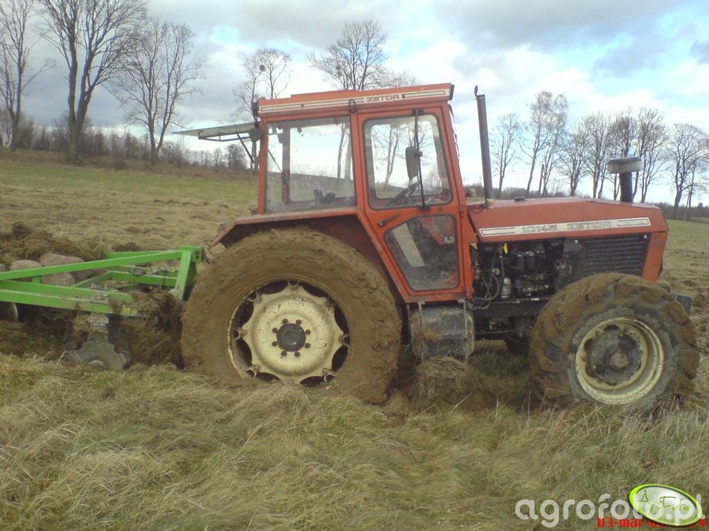 Foto Traktor Zetor Wpadka Galeria Rolnicza Agrofoto