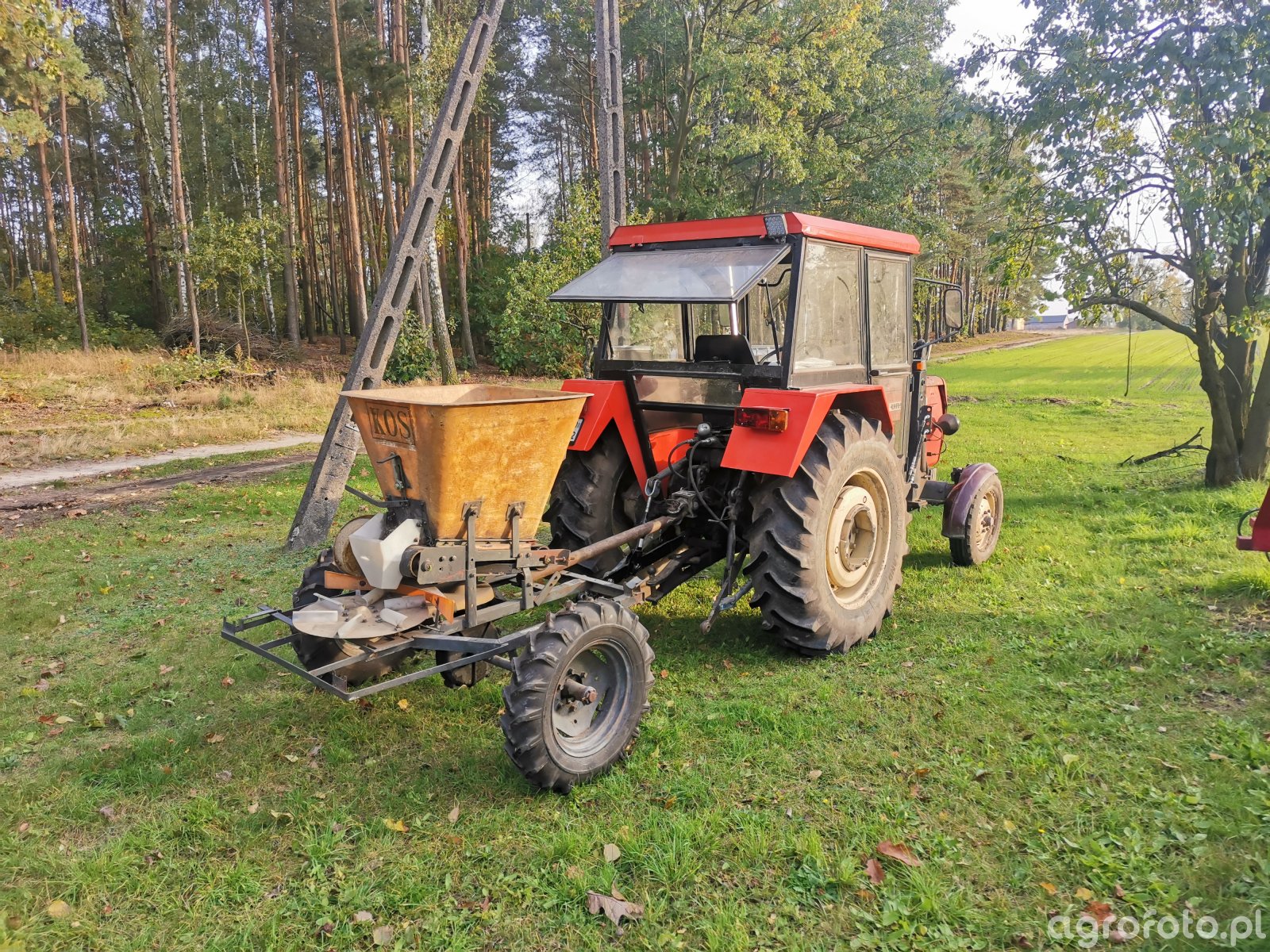 Rozsiewacz Kos Foto Rozsiewacza Nawozu Id Galeria Rolnicza