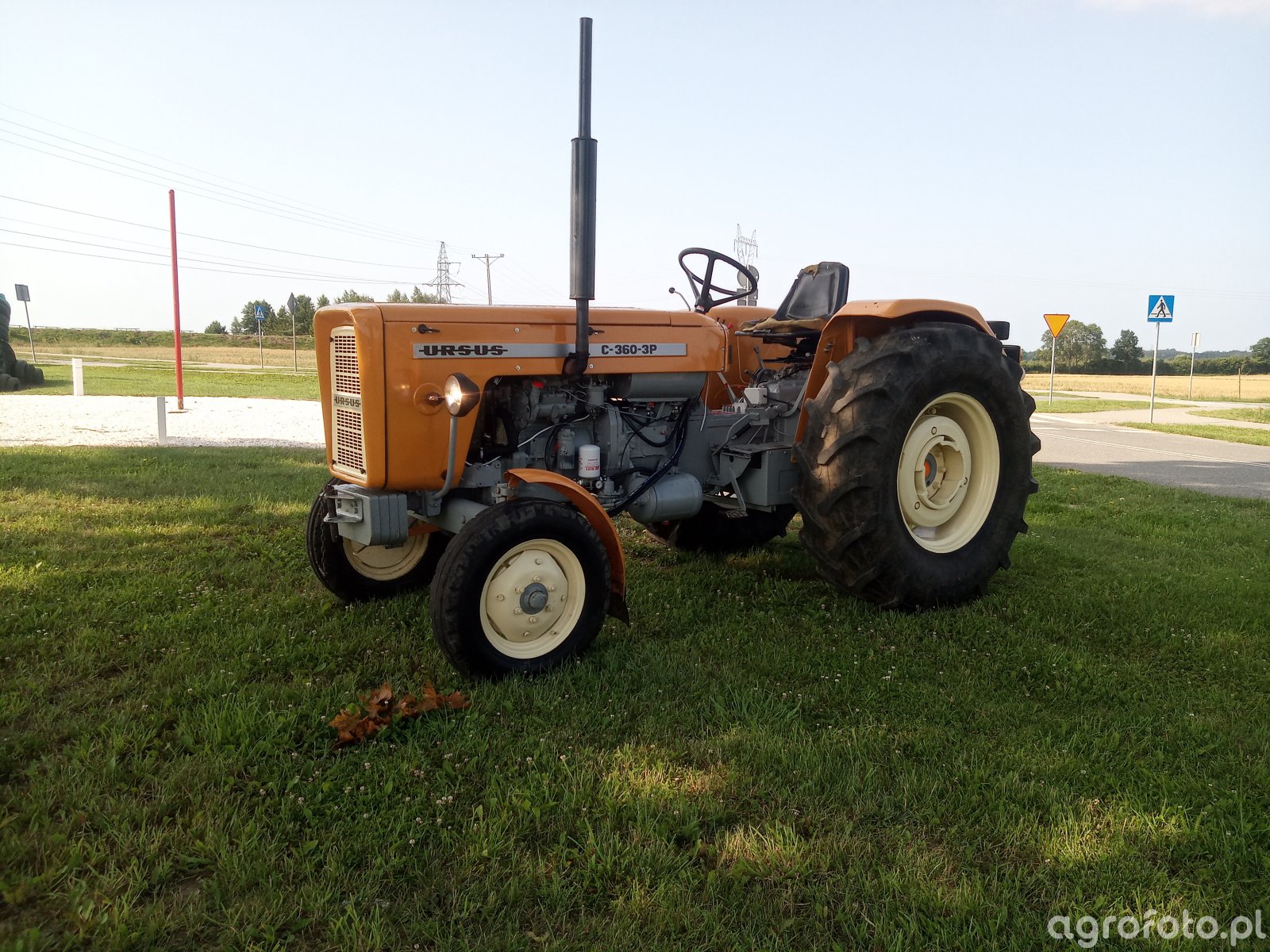 Obraz ciągnik Ursus C360 3P 803830 Galeria rolnicza agrofoto