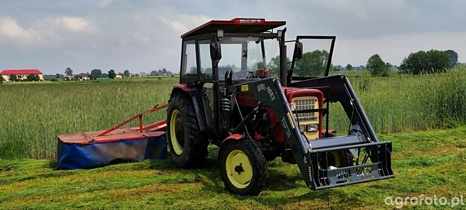 Fotografia Traktor Ursus C I Kosiarka Rotacyjna Z Id