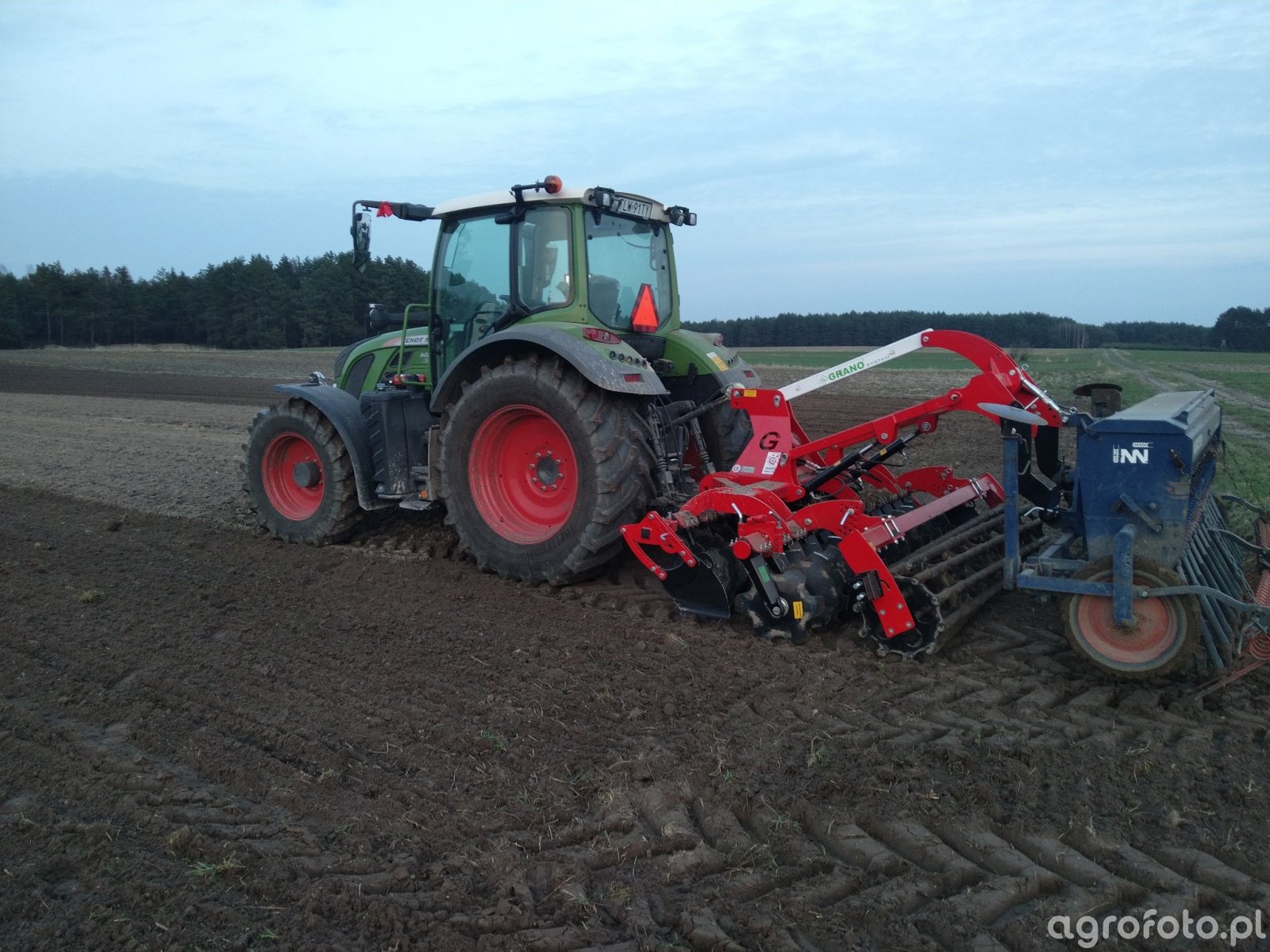 Siew owsa zdjęcie fotka foto numer 824752 Galeria rolnicza agrofoto