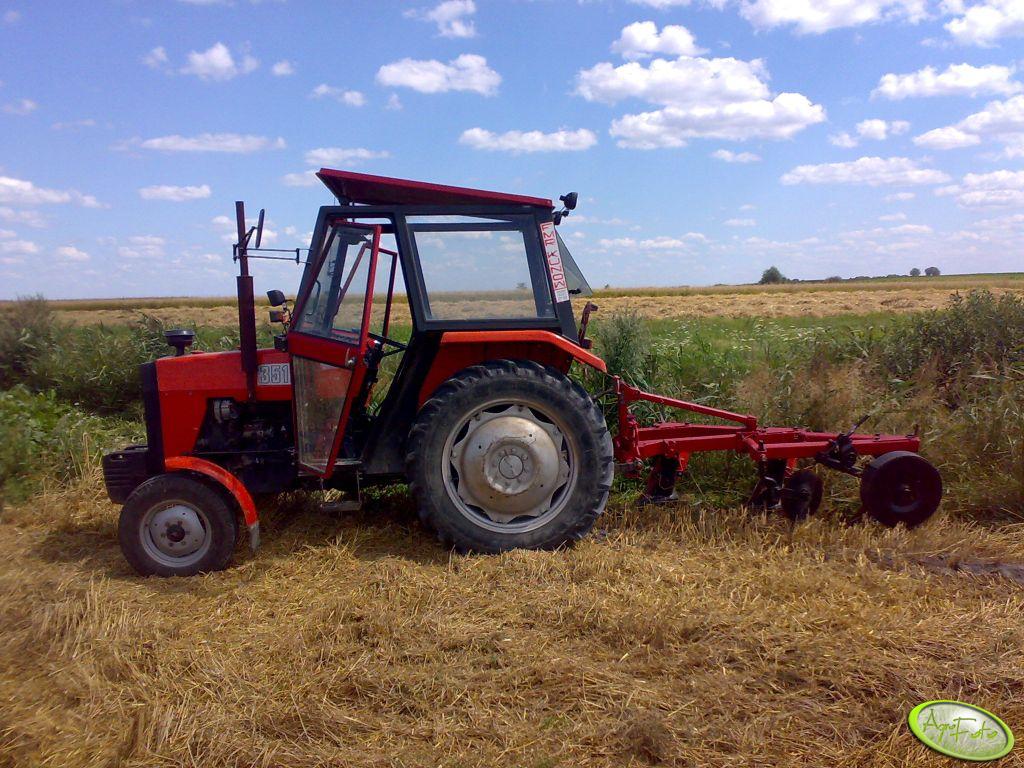 Obraz Traktor Ursus 3512 Z Pługiem Id81442 Galeria Rolnicza Agrofoto