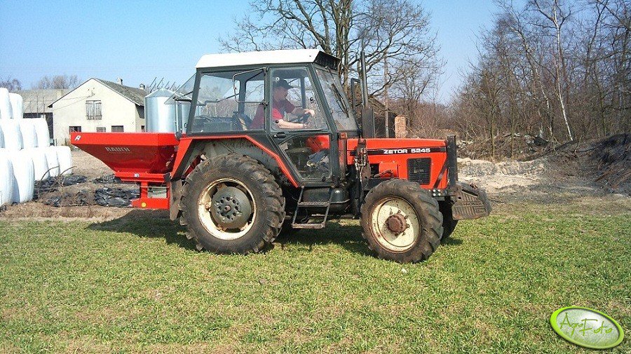 Fotografia Ciagnik Zetor 5245 I Rauch MDS 935 R 351619 Galeria