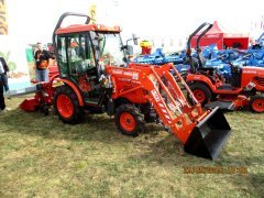Kubota B2420