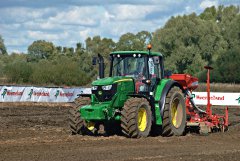 John Deere 6140M + Kverneland Accord