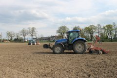 New Holland T6.155 + Grano System i New Holland TD5.75 + Kongskilde Variosem