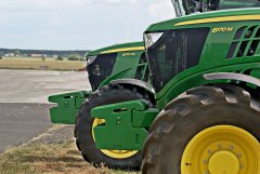 John Deere 6170M + 6110RC