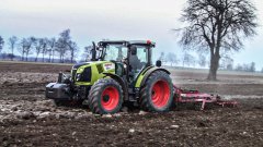 Claas Arion 420