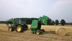 John Deere 5620 + John Deere 842