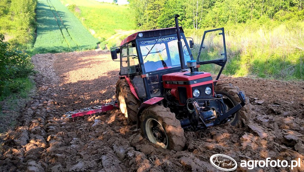 Zetor 7745 Turbo + brony