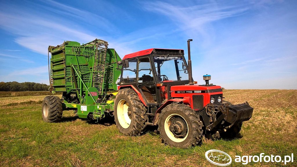 Zetor 7745 Turbo + Stoll V202