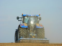 New Holland T7 220 & Lemken