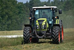 Claas Arion 420