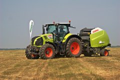 Claas Axion 830 + Claas Variant 365RC