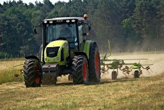 Claas Axos 330 + Claas Volto 58