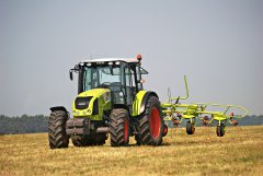 Claas Axos 330 + Claas Volto 58