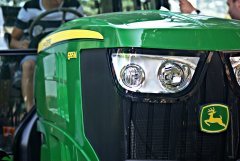 John Deere 6195M