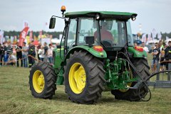 John Deere 5075E