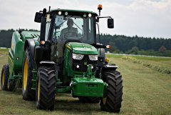 John Deere 6120M + F440M