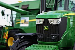 John Deere 6195M