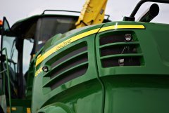 John Deere 8300