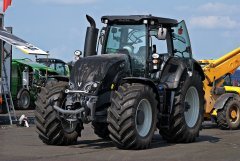 Valtra S374