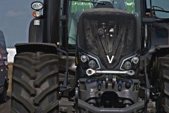 Valtra S374