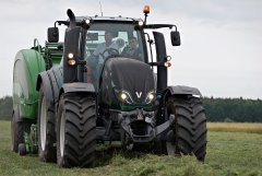 Valtra T194 + McHale Fusion 3 Plus