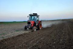 Massey Ferguson 3050 & Lemken OPAL 090