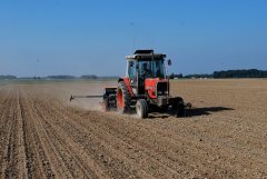 Massey Ferguson 3050 & Nordsten CLH 300