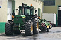 John Deere 4755