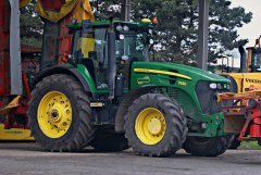 John Deere 7930