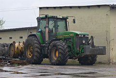 John Deere 8400