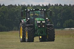 John Deere 6215R