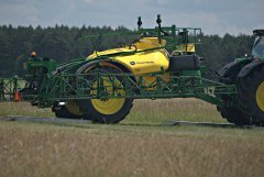 John Deere M944i