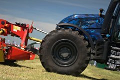 Valtra N174 + Fella SM310 FZ-RC