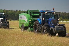 Valtra T174 + McHale Fusion Vario