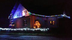 Dom w świątecznej dekoracji