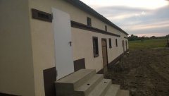 Obora, chlew i stajnia.