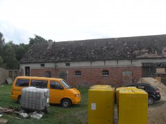 Obora wraz z chlewem.