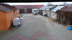 Podwórko zimową porą